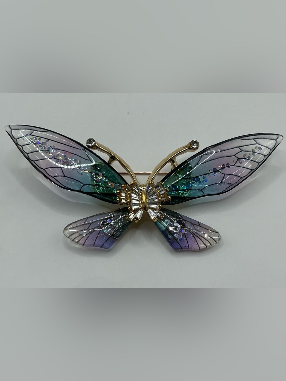 GOLD TONE TRANSPARENT VEINED LARGE RHINESTONE UNIQUE BUTTERFLY BROOCH NWOT